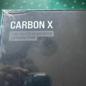 Carbon X The Beard Struggle Heated beard brush and strengthener